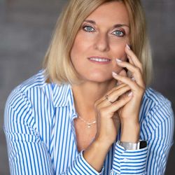 Róna Márta